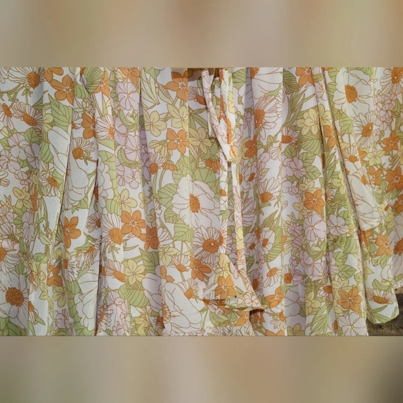 NWT Kori floral flowy blouse - Picture 4 of 7